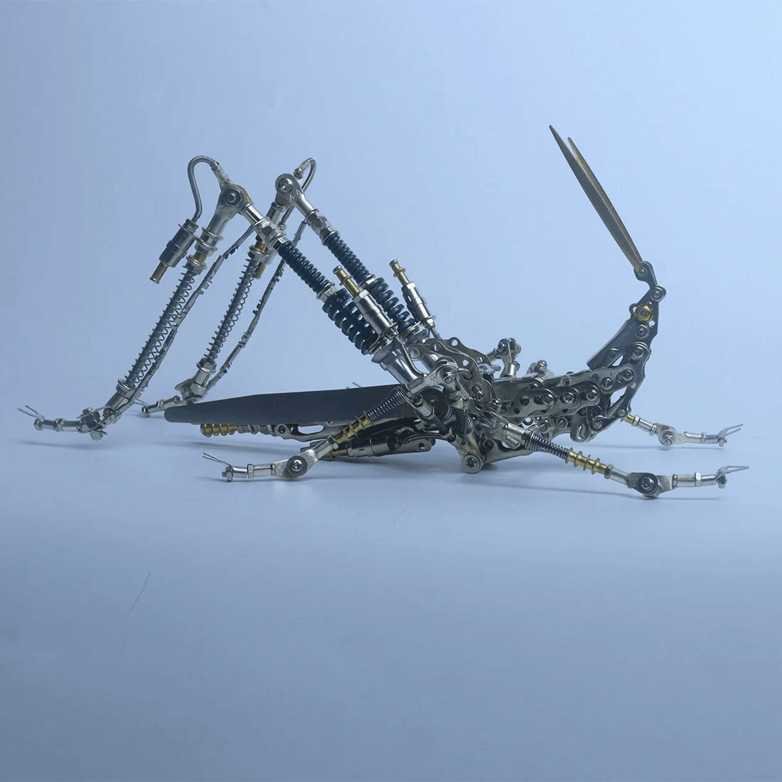 バッタ 3Dメタルパズル 昆虫モデル 組み立てキット (600+PCS) - ビルディングブロック
