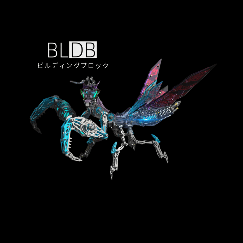 BLDBのメカニカルカマキリ全体像と鎌状の前脚