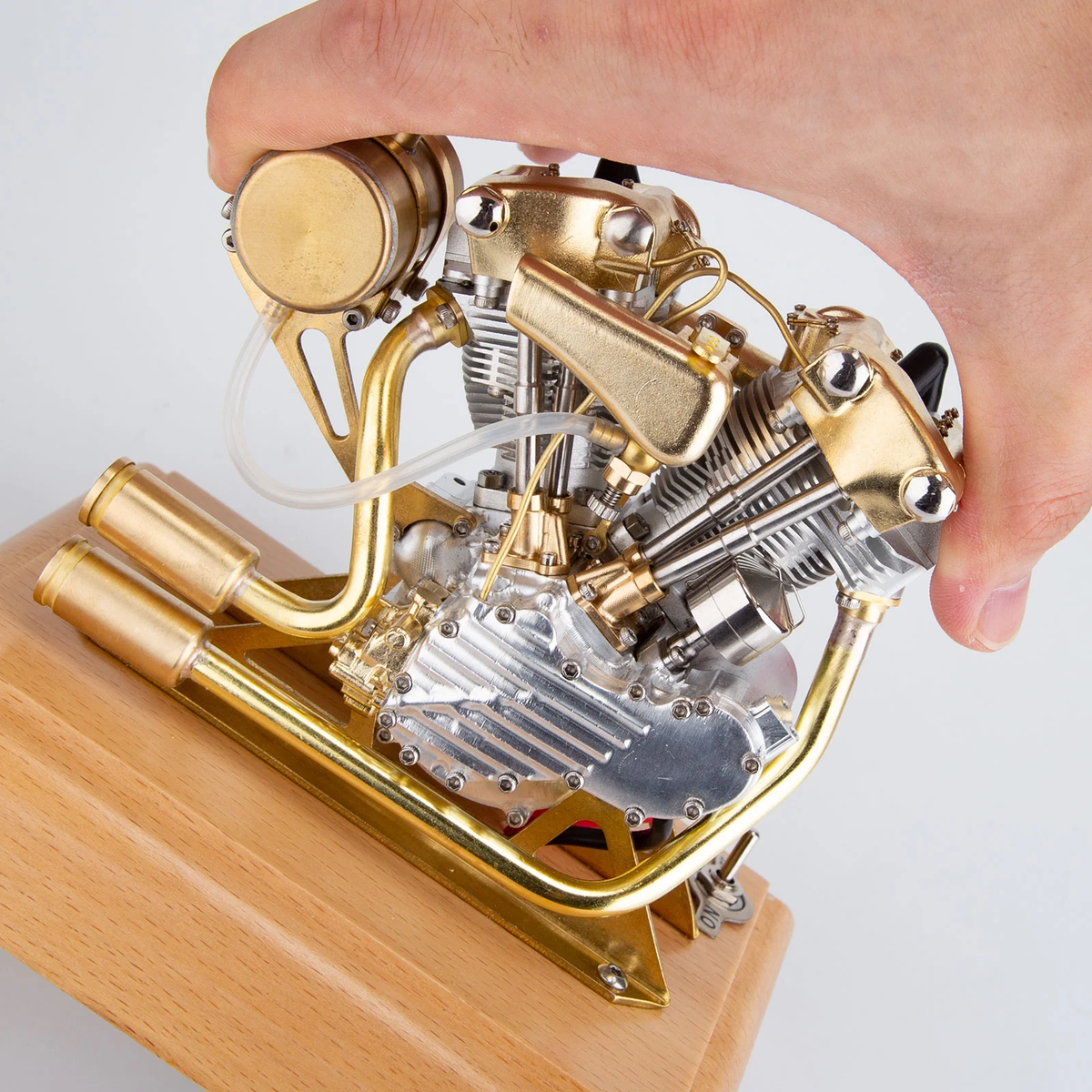 RETROL R29のフライホイールとクランクシャフト出力部