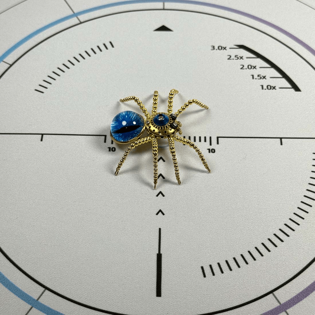 メカニカルギアスパイダーブローチの全体像