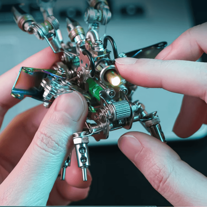 朋克飛び甲虫DIY メタルモデルキット シルバーシェルアーマー