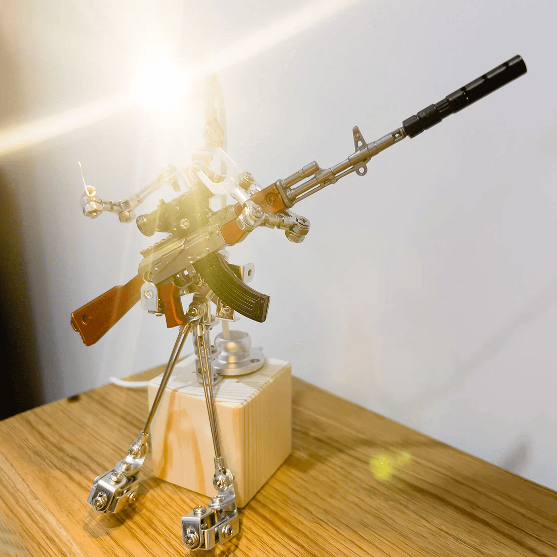 ライトアップされたメカニカルロボット