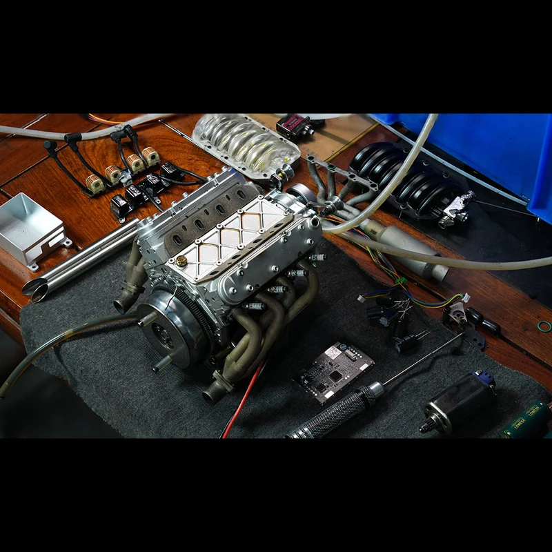 LS-52のクランクシャフトと8本のコンロッド機構