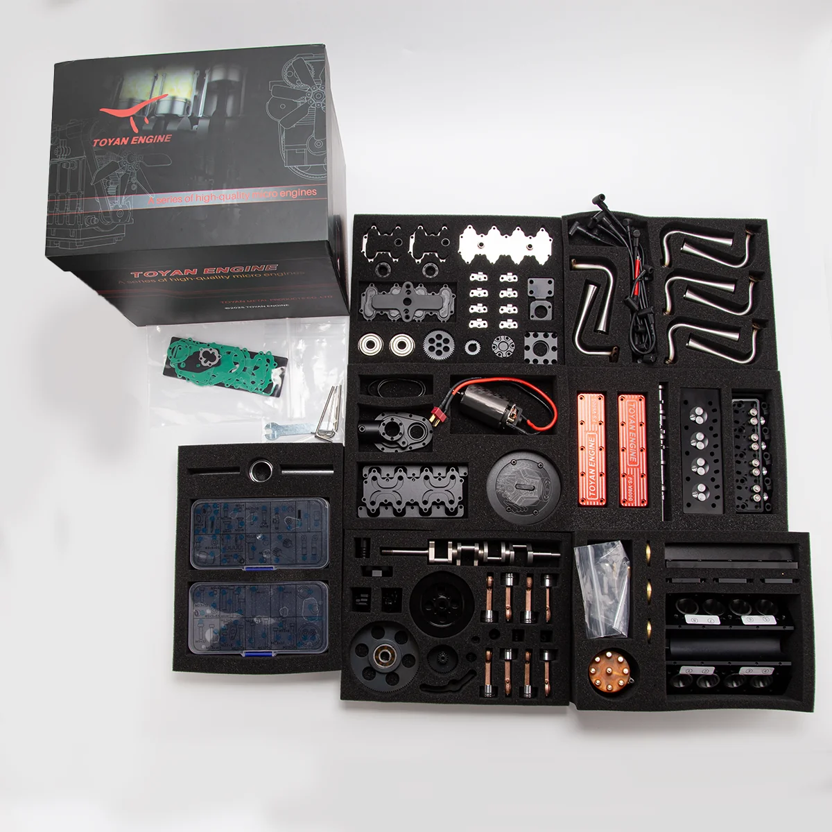 TOYAN 28cc V8エンジン模型の背面と駆動部