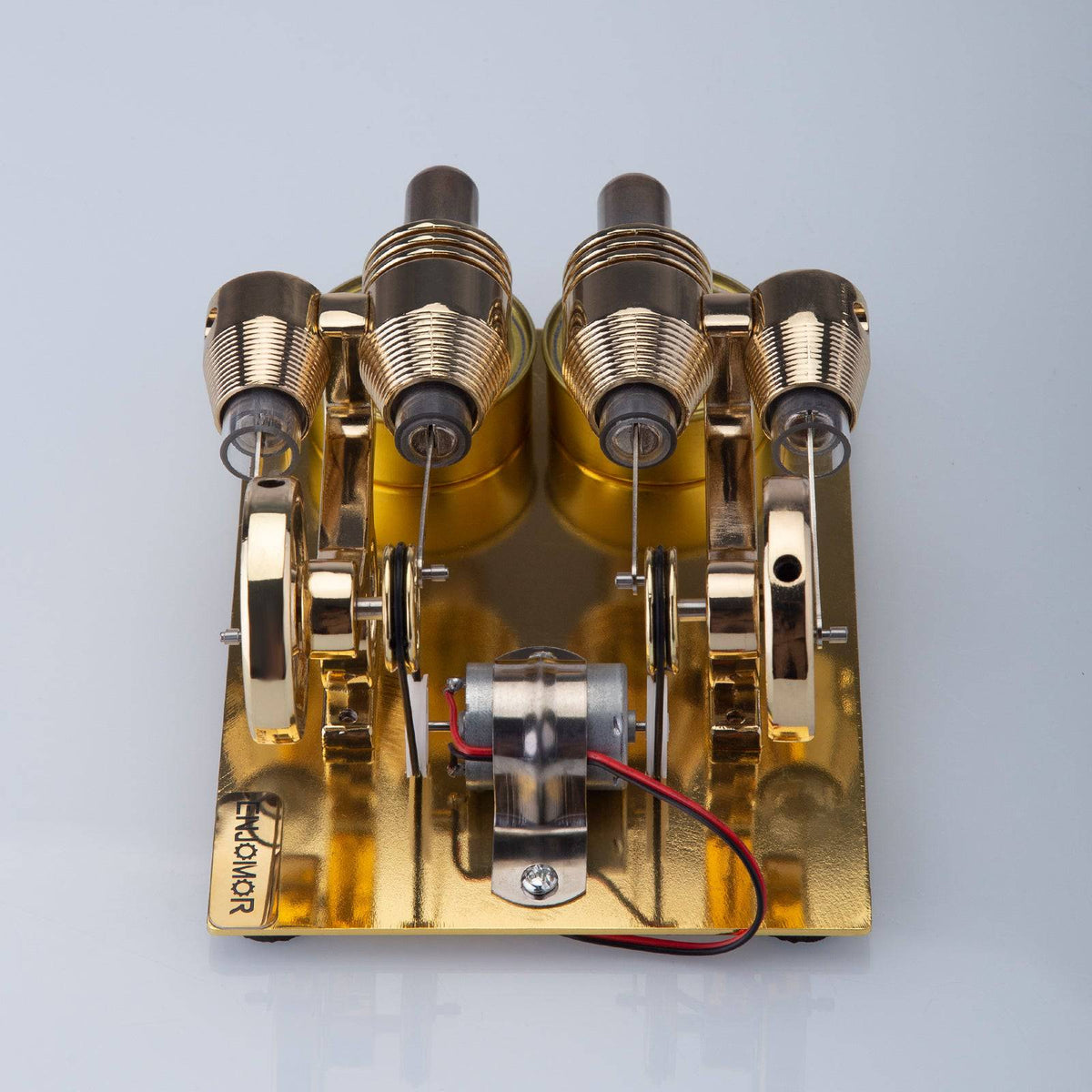 ENJOMOR 4気筒ホットエア・スターリングエンジン発電機