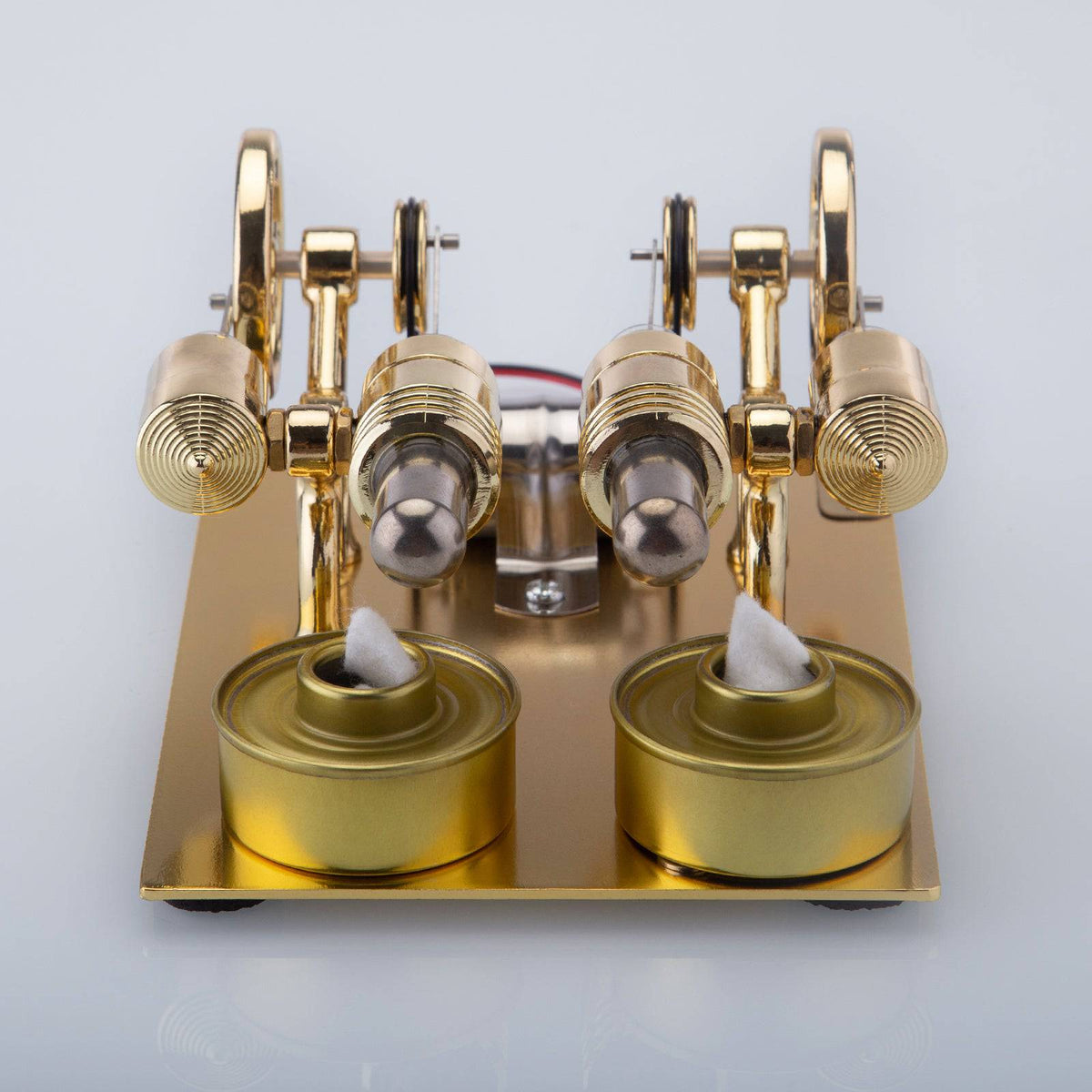ENJOMOR 4気筒ホットエア・スターリングエンジン発電機
